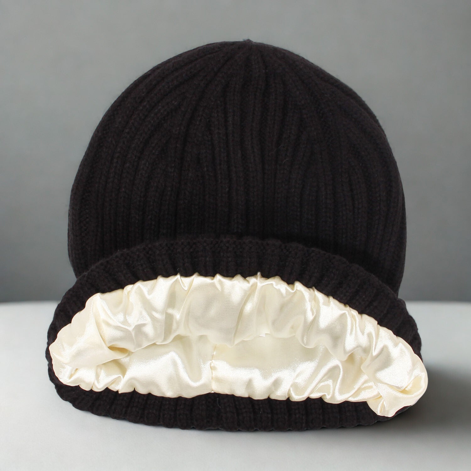 Satin-Lined Beanie – No Frizz, No Breakage & Warm
